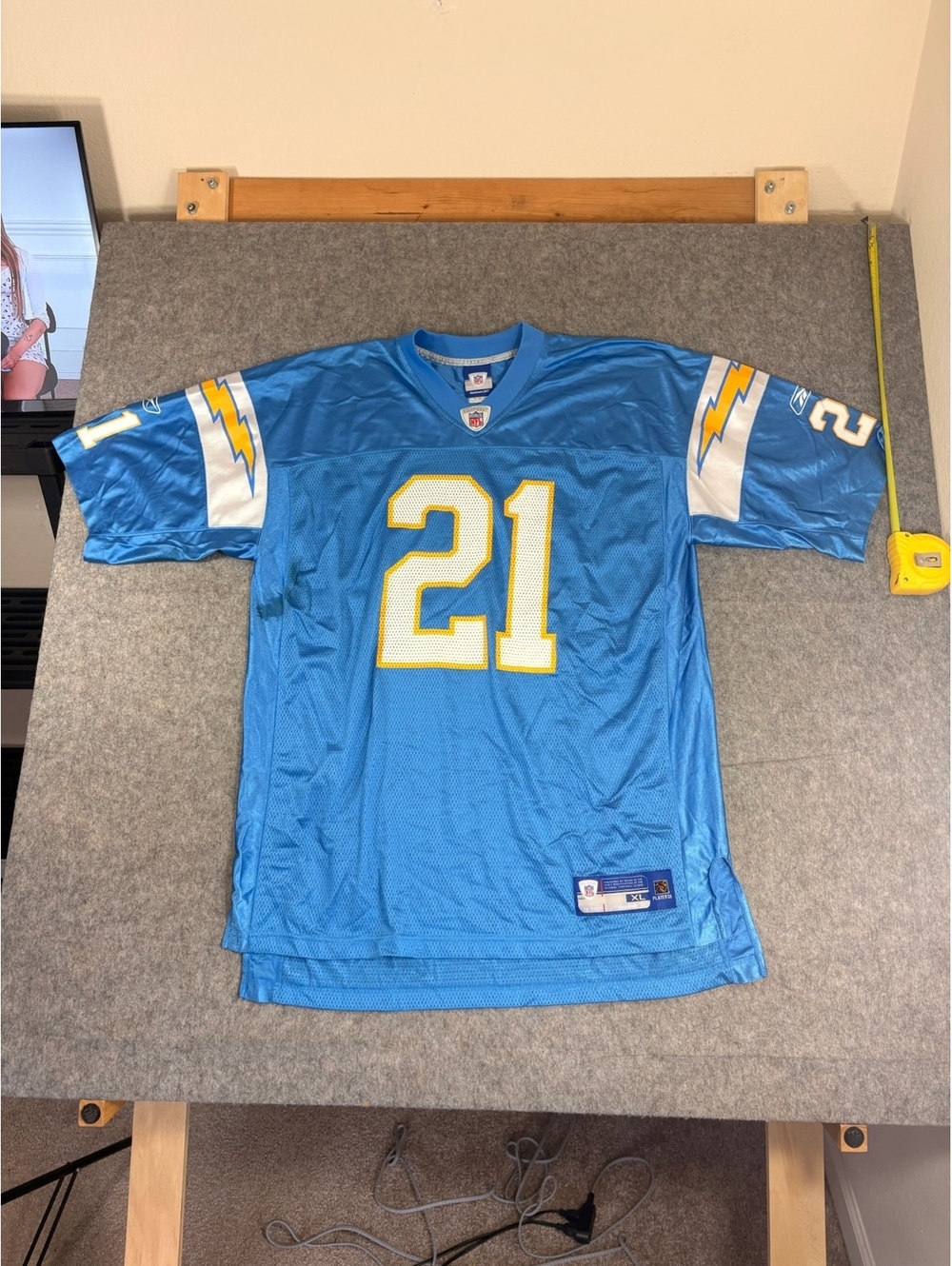 Vintage NFL LaDainian Tomlinson #21 Chargers jersey size XL